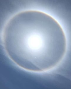halo optical phenomenon effect around sun